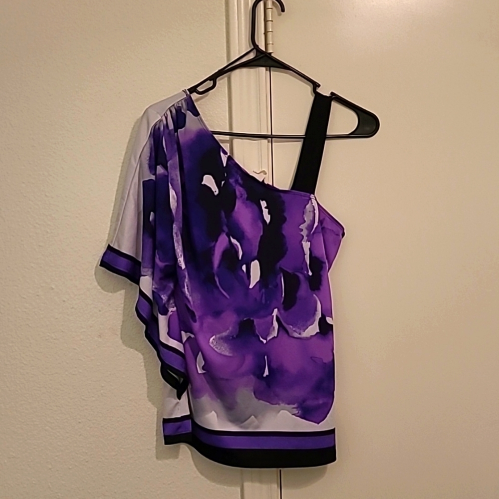 Wrapper Brand One Sleeve Top